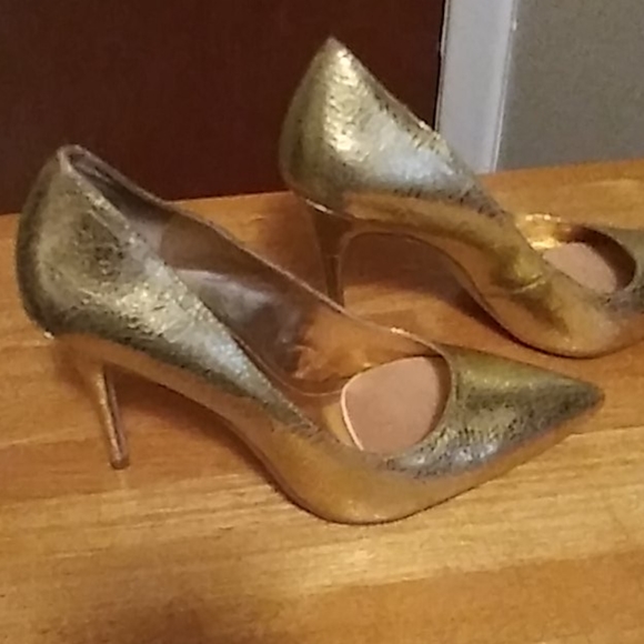 Women's BVBG Gold Heels - Picture 2 of 4
